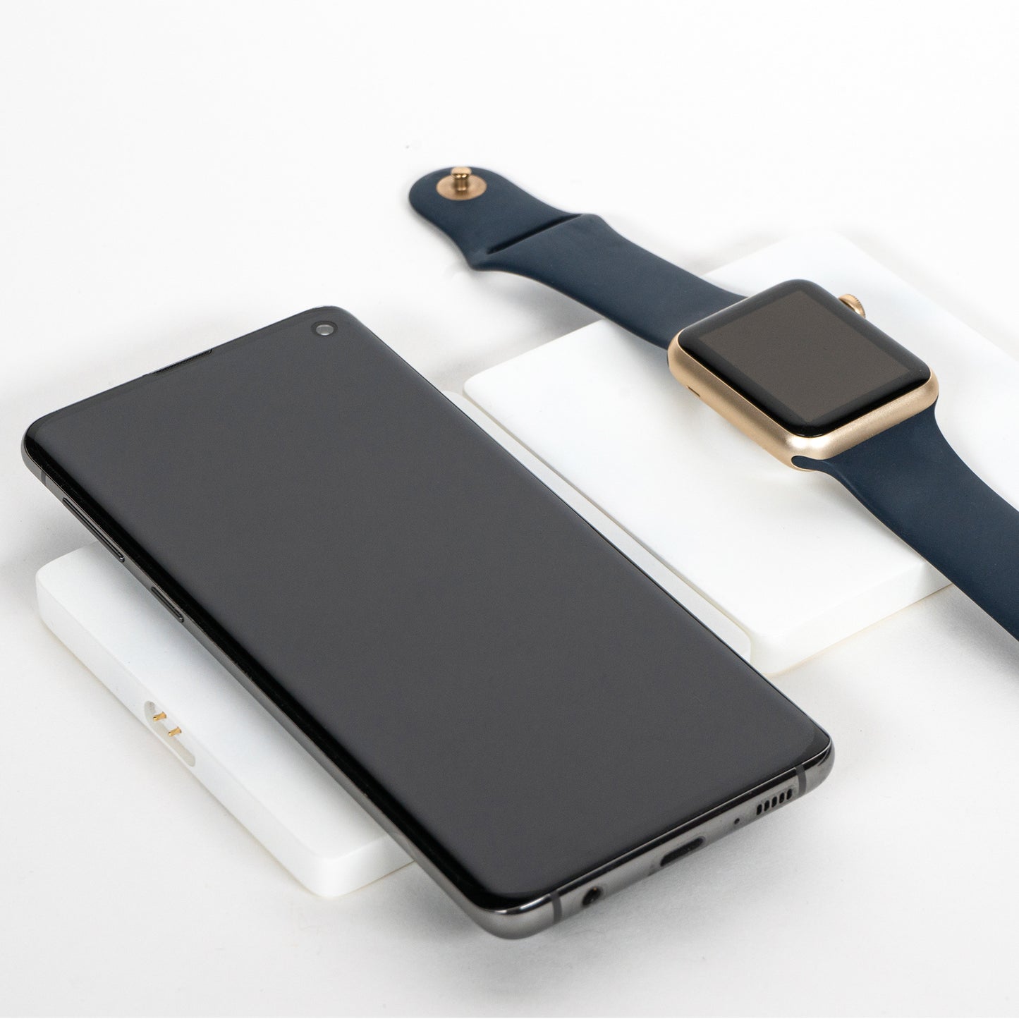 Connect it - Wireless Apple watch charger - Lyra